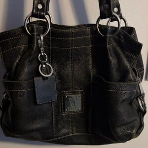 Elegant Black Leather Shoulder Bag